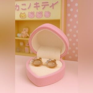 Hello Kitty gold tone, pink stone & crystals, post back earrings 🐱 🎀💕